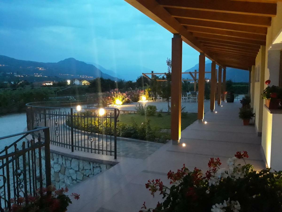 Agriturismo L' Isola Di Arturo Trydent Zewnętrze zdjęcie
